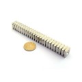 Magnet neodim bloc 15 x 15 x 4 mm cu gaura îngropată D4,5 D9,6 - N35 grup