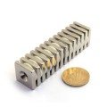 Magnet neodim bloc 20 x 20 x 4 mm cu gaura ingropata D4,5 D9,6 - N35 grup