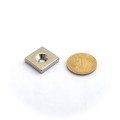 Magnet neodim bloc 20 x 20 x 4 mm cu gaura ingropata D4,5 D9,6 - N35 moneda