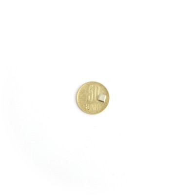 Magnet neodim bloc 5 x 5 x 2 mm pe moneda de 50 bani