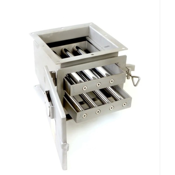 Separator magnetic cu tije magnetice tip sertar culisant cu două rânduri de grile magnetice - sertare deschise