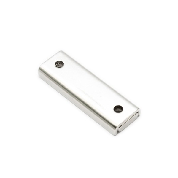 Magnet neodim bloc 40 x 13,5 x 5 mm, în carcasă, cu 2 găuri D 3,3 și șanfren D 6,5 - spate
