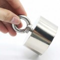 Magnet fishing D 60 x H 35 mm - în mână