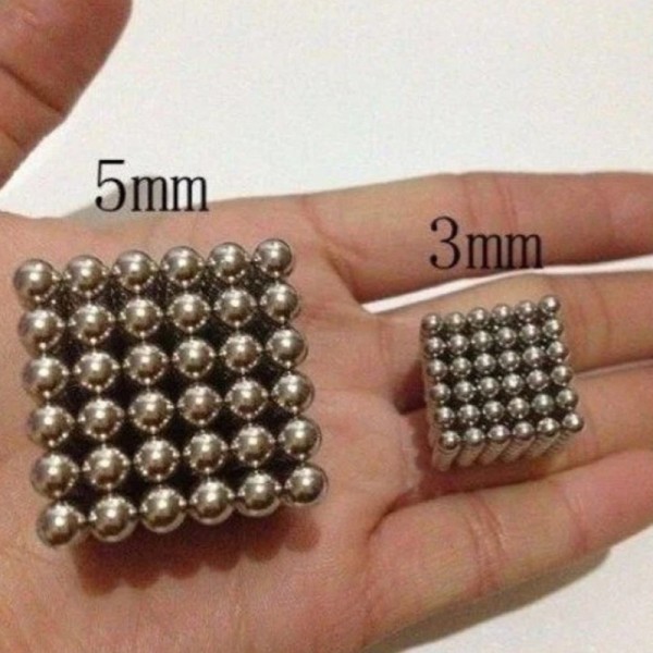 Bile magnetice - Set 216 sfere 3 mm - Neocube, Cube Neo, Buckyballs, Tesla Balls, Magneti Zen - în palmă