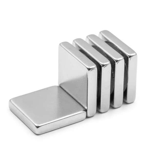 Magnet neodim bloc 15 x 15 x 3 mm N52 - grup